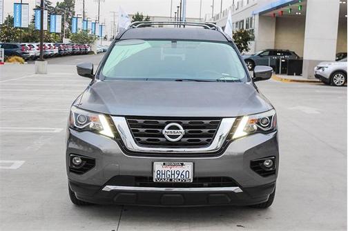 2018 Nissan Pathfinder SV