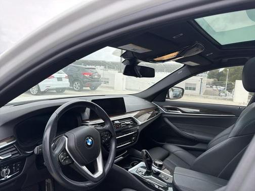 2020 BMW 530 530i