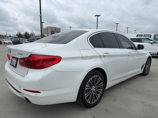2020 BMW 530 530i