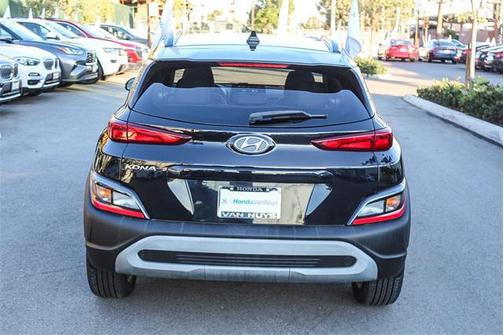 2022 Hyundai KONA SEL