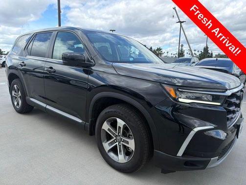 Crystal Black Pearl 2025 Honda Pilot EX-L