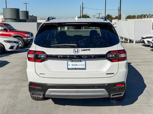 2025 Honda Pilot Touring 8-Passenger