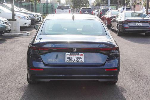 Crystal Black Pearl 2025 Honda Accord SE