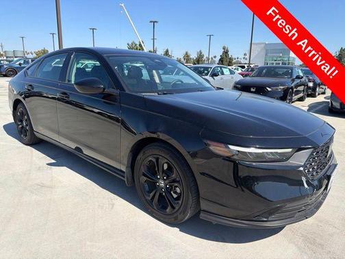 Crystal Black Pearl 2025 Honda Accord SE