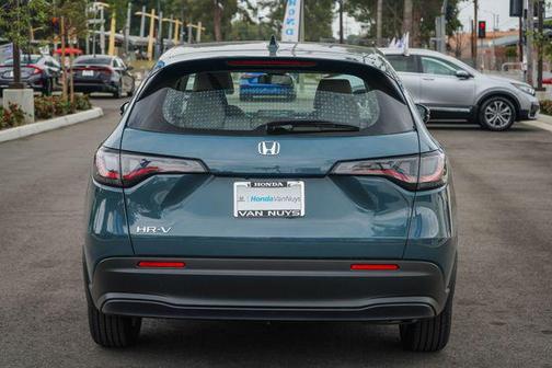 Nordic Forest Pearl 2024 Honda HR-V LX