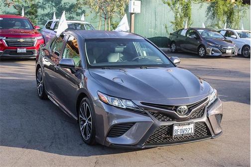 2018 Toyota Camry SE
