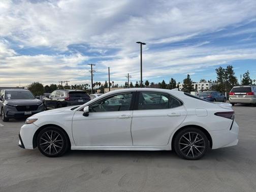 2021 Toyota Camry SE