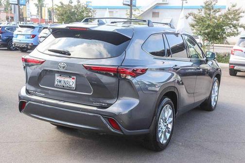 Magnetic Gray Metallic 2024 Toyota Highlander Limited