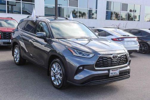 Magnetic Gray Metallic 2024 Toyota Highlander Limited
