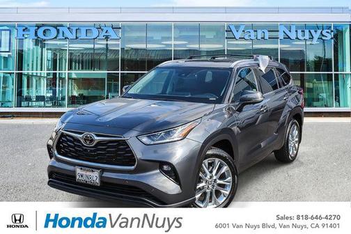 Magnetic Gray Metallic 2024 Toyota Highlander Limited