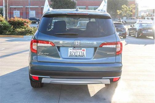2022 Honda Pilot Touring 8-Passenger