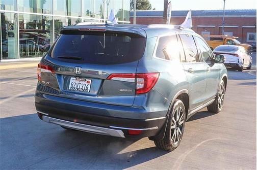 2022 Honda Pilot Touring 8-Passenger