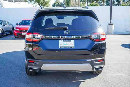 Crystal Black Pearl 2026 Honda Pilot EX-L