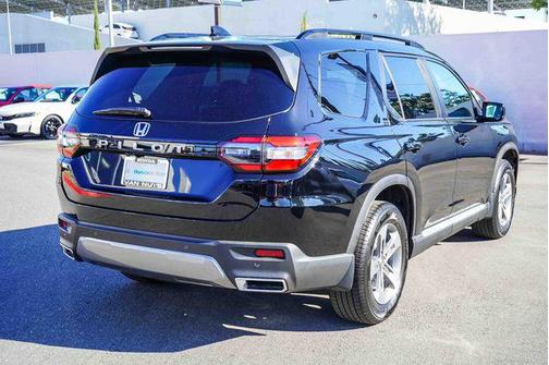 Crystal Black Pearl 2026 Honda Pilot EX-L