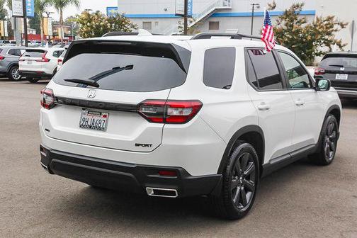 Platinum White Pearl 2023 Honda Pilot AWD Sport