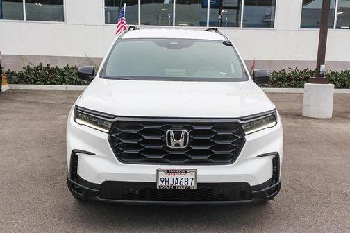 Platinum White Pearl 2023 Honda Pilot AWD Sport