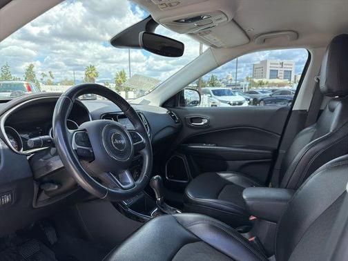 Granite Crystal Metallic Clearcoat 2018 Jeep Compass Latitude