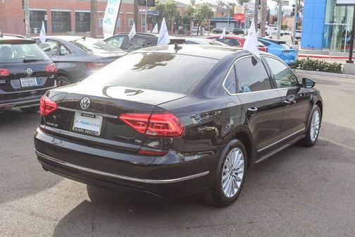 2016 Volkswagen Passat 1.8T SE w/Technology