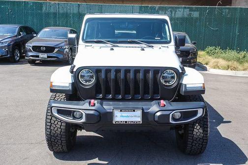 Bright White Clearcoat 2018 Jeep Wrangler Unlimited Sahara