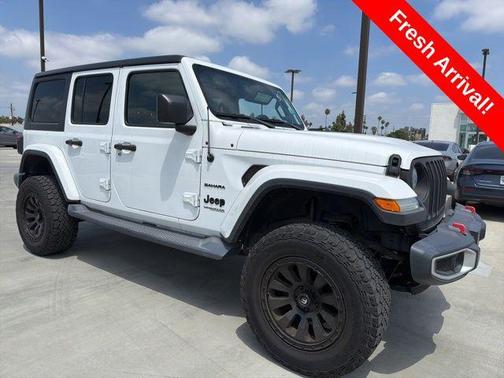 Bright White Clearcoat 2018 Jeep Wrangler Unlimited Sahara