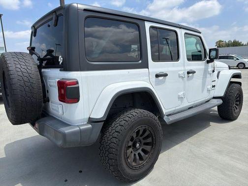 Bright White Clearcoat 2018 Jeep Wrangler Unlimited Sahara