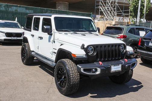 Bright White Clearcoat 2018 Jeep Wrangler Unlimited Sahara