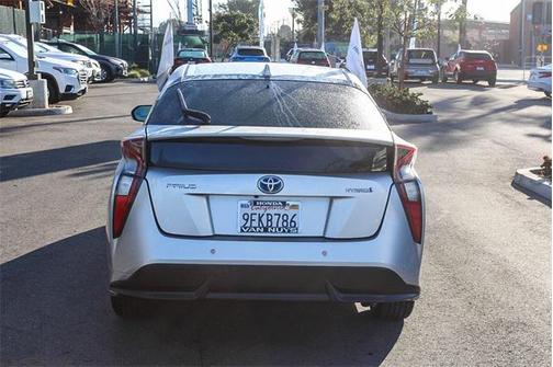 2017 Toyota Prius Four Touring