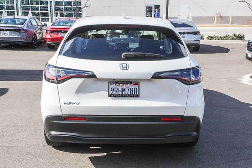 Platinum White Pearl 2025 Honda HR-V LX