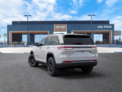 Bright White Clearcoat 2026 Jeep Grand Cherokee Altitude