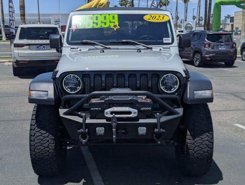 Bright White Clearcoat 2023 Jeep Wrangler Willys