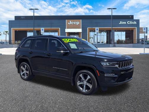 Diamond Black Crystal Pearlcoat 2023 Jeep Grand Cherokee Limited