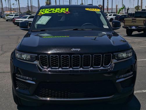 Diamond Black Crystal Pearlcoat 2023 Jeep Grand Cherokee Limited