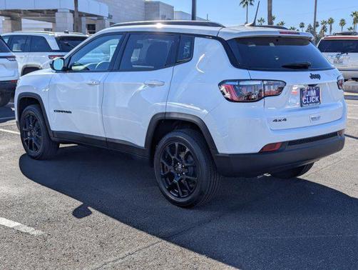 Bright White Clearcoat 2026 Jeep Compass Latitude