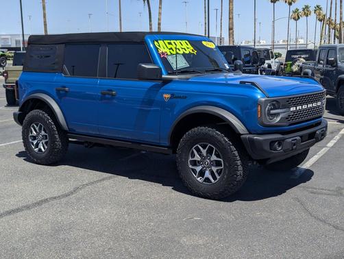 Velocity Blue Metallic 2023 Ford Bronco Badlands