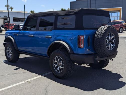 Velocity Blue Metallic 2023 Ford Bronco Badlands