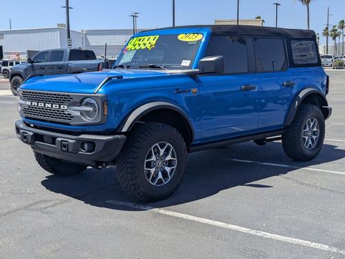 Velocity Blue Metallic 2023 Ford Bronco Badlands