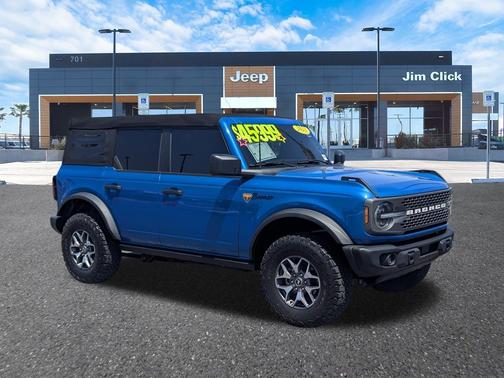 Velocity Blue Metallic 2023 Ford Bronco Badlands