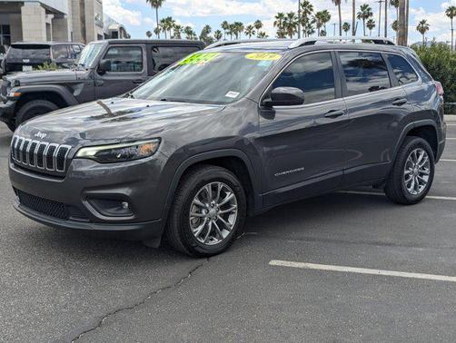 Granite Crystal Metallic Clearcoat 2019 Jeep Cherokee Latitude Plus