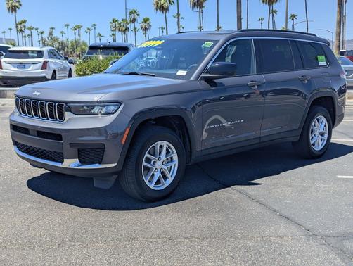 Baltic Gray Metallic Clearcoat 2025 Jeep Grand Cherokee L Laredo