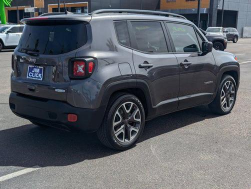 Granite Crystal Metallic Clearcoat 2018 Jeep Renegade Latitude