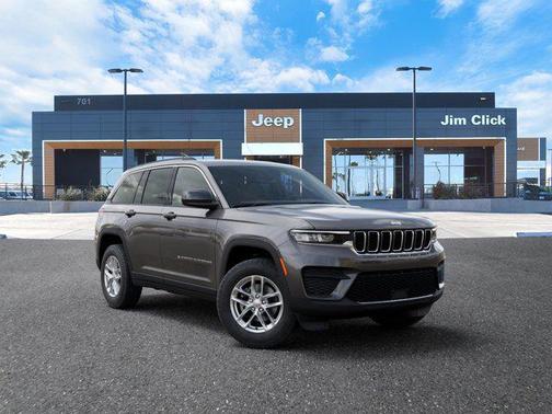 Baltic Gray Metallic Clearcoat 2026 Jeep Grand Cherokee Altitude