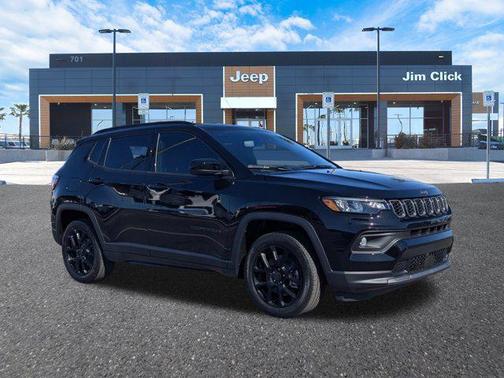 Diamond Black Crystal Pearlcoat 2026 Jeep Compass Latitude