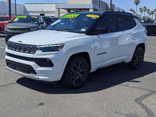 Bright White Clearcoat 2024 Jeep Compass Limited