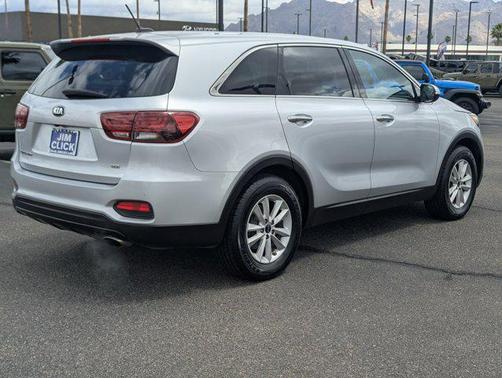 Sparkling Silver 2019 Kia Sorento LX