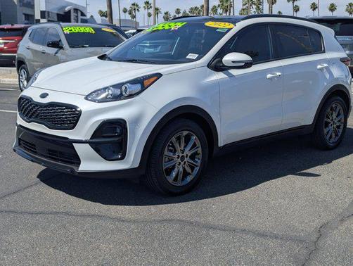 Snow White Pearl 2022 Kia Sportage S
