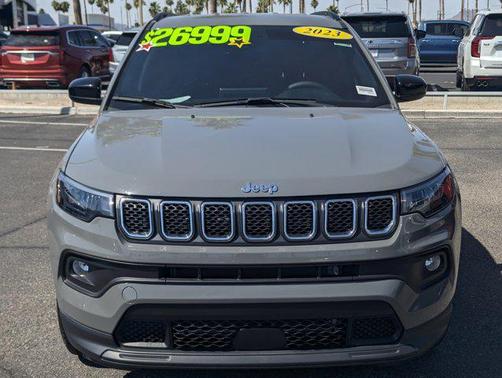 Sting-Gray Clearcoat 2023 Jeep Compass Latitude