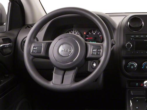 Bright Silver Metallic Clearcoat 2013 Jeep Compass Sport
