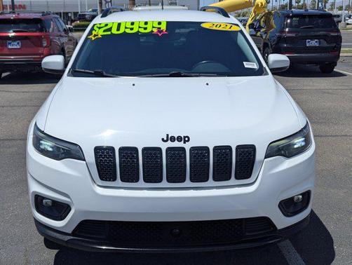 Bright White Clearcoat 2021 Jeep Cherokee Altitude