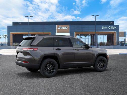 Baltic Gray Metallic Clearcoat 2026 Jeep Grand Cherokee Altitude