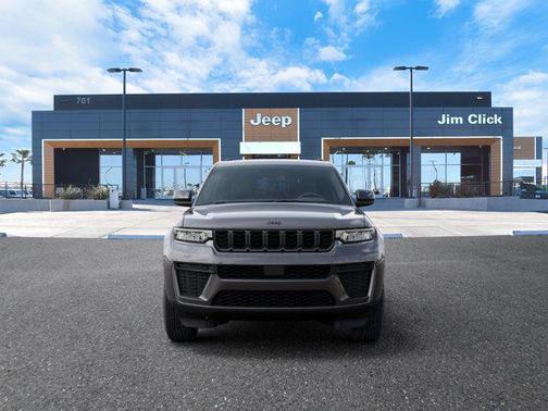Baltic Gray Metallic Clearcoat 2026 Jeep Grand Cherokee Altitude